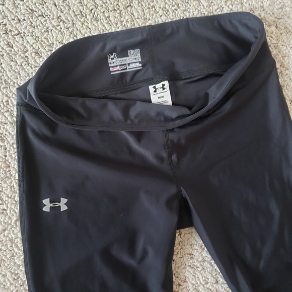 SOLD Under Armour HeatGear compression leggings - Picture 3 of 3
